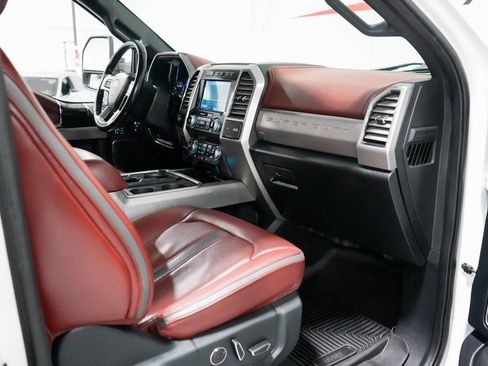 Used 2020 Ford F350 Platinum w/ Tremor Off-Road Package image 25