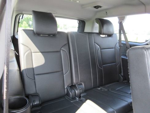 Used 2019 GMC Yukon XL SLT w/ Open Road Package AWD/4WD image 27