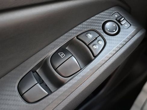 Used 2025 Nissan Altima 2.5 SV FWD image 39
