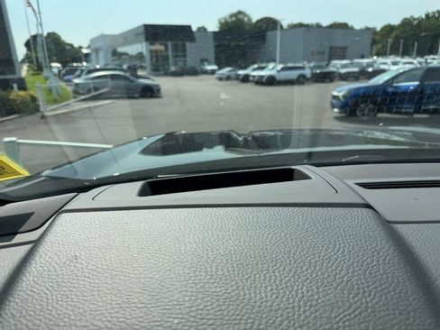 Used 2025 GMC Yukon XL Denali AWD/4WD image 22