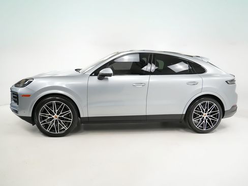 Used 2026 Porsche Cayenne S AWD/4WD image 2