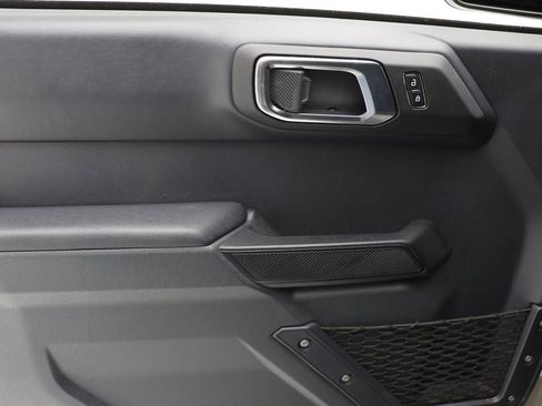 Used 2025 Ford Bronco Outer Banks image 15