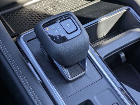 Certified 2025 Nissan Pathfinder Platinum image 23