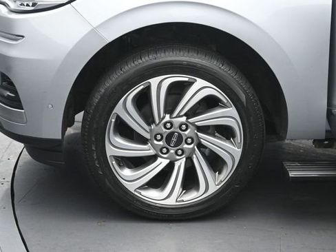 Certified 2023 Lincoln Navigator Reserve AWD/4WD image 37