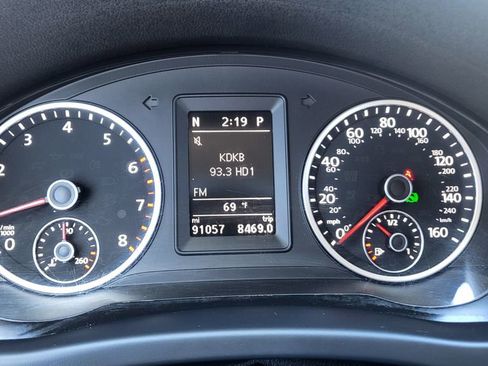 Used 2015 Volkswagen Tiguan S image 29