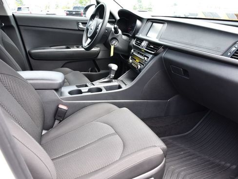 Used 2018 Kia Optima LX w/ 17" Alloy Wheels Package FWD image 31