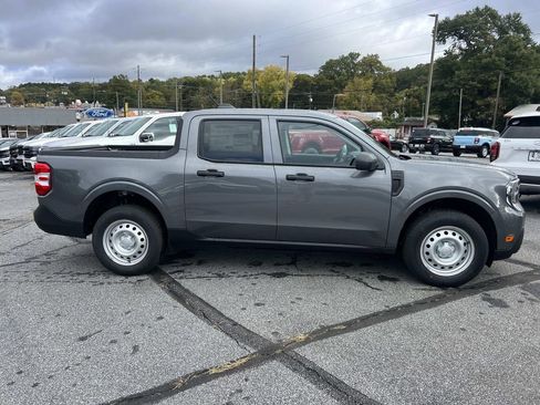 New 2025 Ford Maverick XL image 8