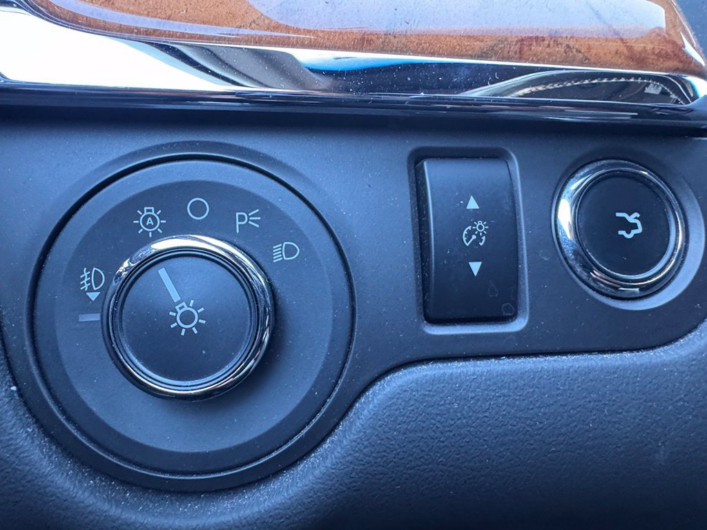 Used 2013 Lincoln MKS AWD image 14