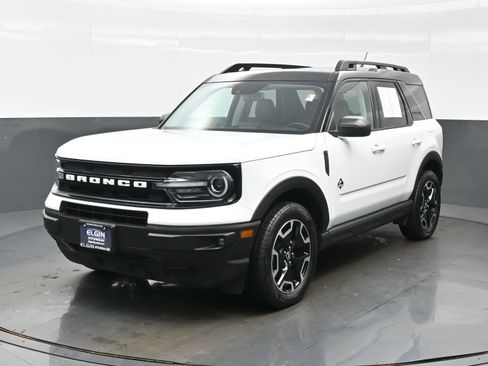 Used 2023 Ford Bronco Sport Outer Banks w/ Tech Package AWD/4WD image 2