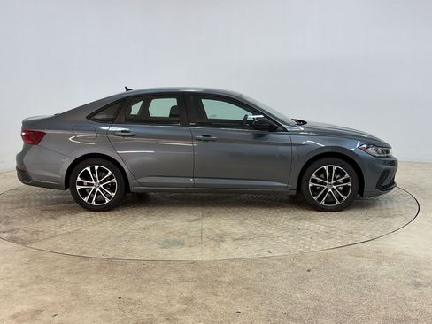 Used 2025 Volkswagen Jetta Sport FWD image 8