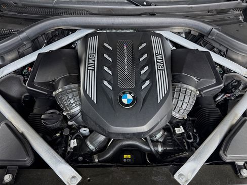 Used 2022 BMW X7 M50i w/ Dynamic Handling Package image 39