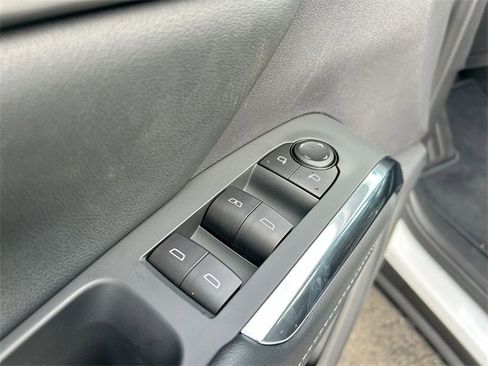 New 2026 Chevrolet Traverse LT image 23