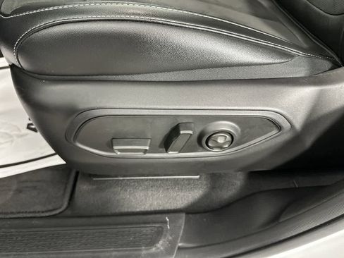 Used 2024 Jeep Grand Cherokee Altitude AWD/4WD image 19