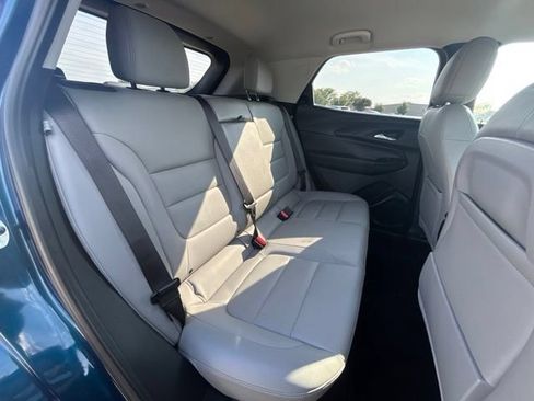 Used 2021 Chevrolet TrailBlazer LT w/ Premium Seating Package FWD image 32