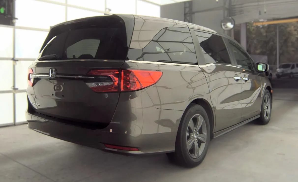 Used 2021 Honda Odyssey EX image 3