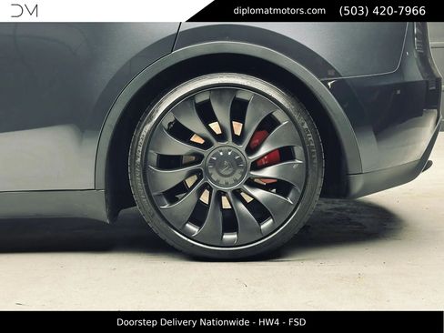 Used 2024 Tesla Model Y Performance AWD/4WD image 38