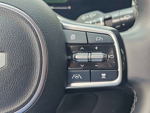 Certified 2024 Kia Sorento S FWD image 22