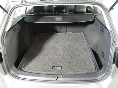 Used 2017 Volkswagen Golf SEL image 18