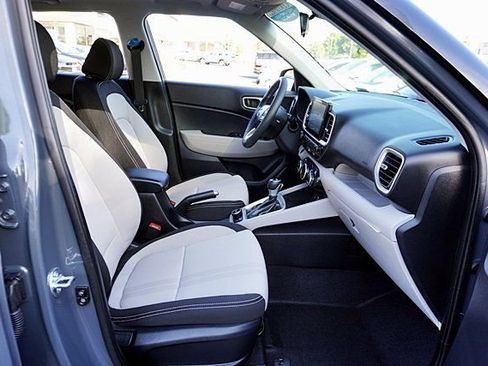 Certified 2026 Hyundai Venue SEL FWD image 11