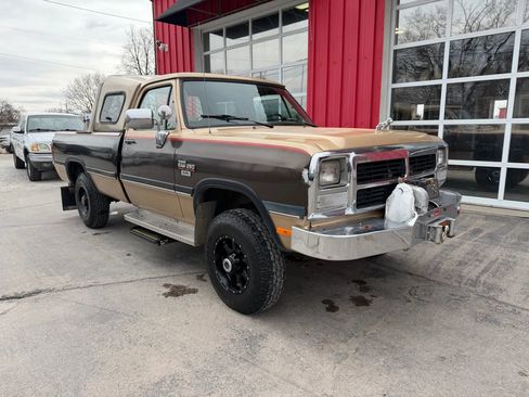 Used 1991 Dodge D/W Truck 250 image 2