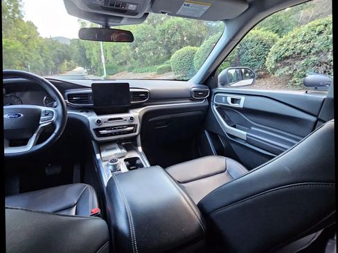 Used 2023 Ford Explorer XLT w/ Equipment Group 202A image 39