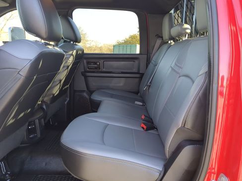 Used 2021 RAM 5500 Tradesman w/ Chrome Appearance Group image 12