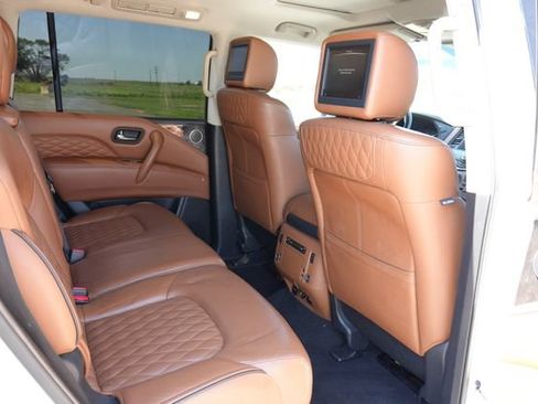 Used 2018 INFINITI QX80 4WD w/ Deluxe Technology Package image 24