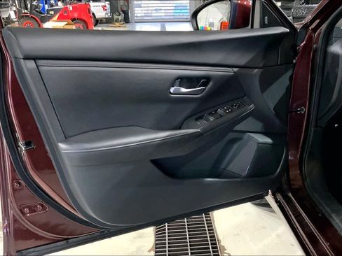 Used 2025 Nissan Sentra SV image 22