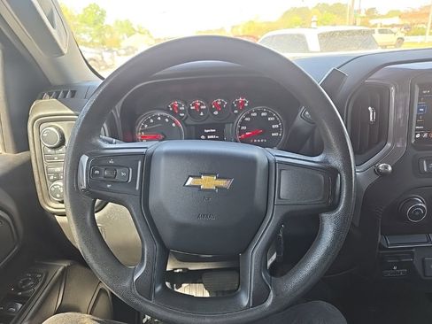 Used 2022 Chevrolet Silverado 2500 LT w/ Convenience Package image 5