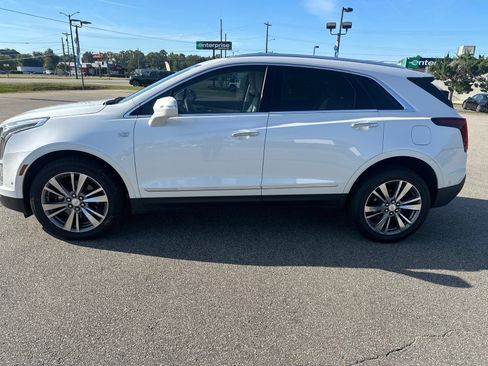 Used 2020 Cadillac XT5 Premium Luxury FWD image 4