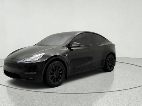 Used 2021 Tesla Model Y Long Range AWD/4WD image 1
