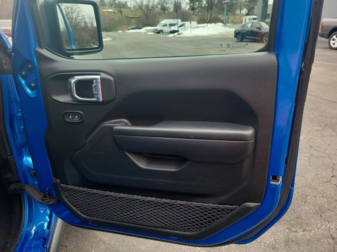 Certified 2024 Jeep Wrangler Unlimited Rubicon image 31