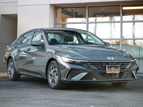 Certified 2025 Hyundai Elantra Blue image 1