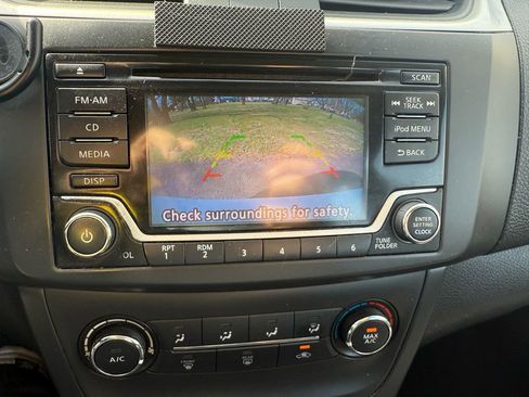 Used 2018 Nissan Sentra S image 23