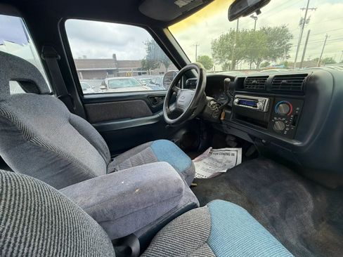 Used 1996 Chevrolet S10 Pickup LS RWD image 10