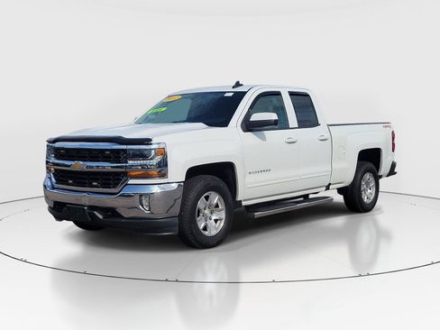 Used 2017 Chevrolet Silverado 1500 LT w/ All Star Edition AWD/4WD image 2