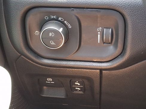 Used 2020 RAM 1500 Big Horn AWD/4WD image 22