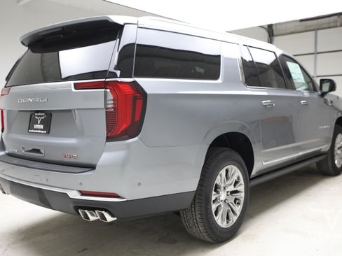 New 2026 GMC Yukon XL Denali w/ Sun & Power Step Package AWD/4WD image 5