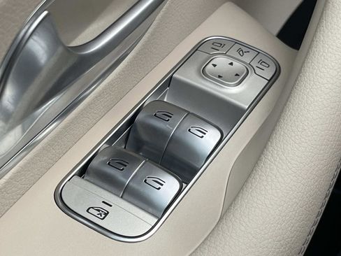 Used 2025 Mercedes-Benz GLE 350 4MATIC image 18