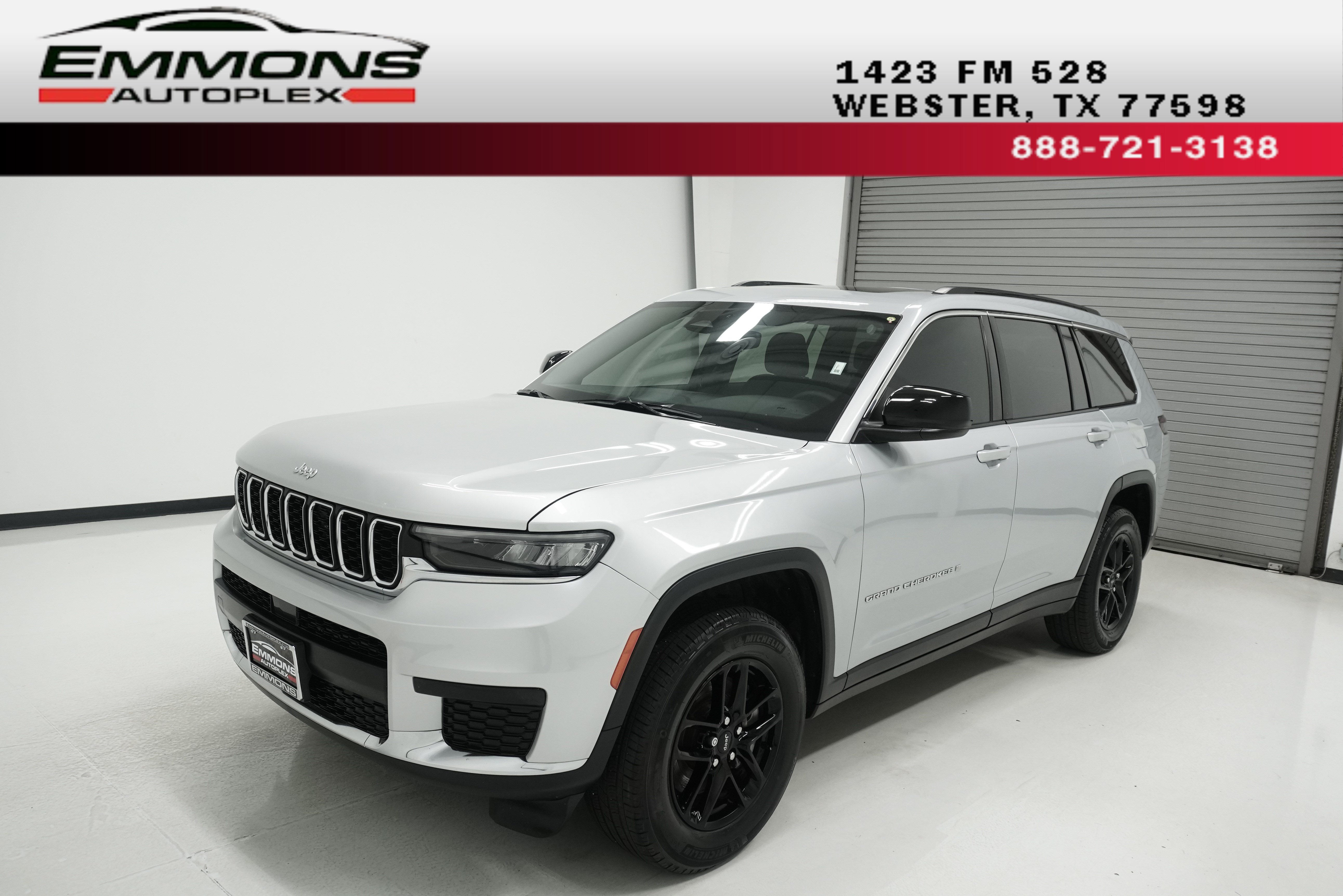 Used 2025 Jeep Grand Cherokee L Laredo w/ Trailer Tow Package RWD image 1