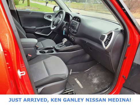 Used 2023 Kia Soul LX image 22