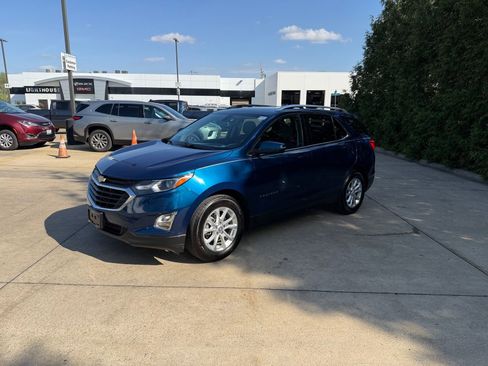 Used 2019 Chevrolet Equinox LT w/ Sun & Navigation Package image 7