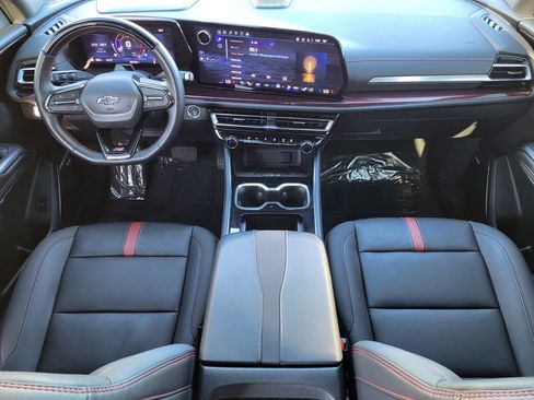 Used 2024 Chevrolet Traverse RS image 20