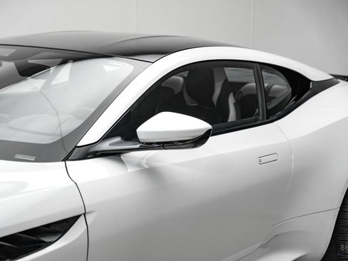Used 2023 Aston Martin DBS Coupe RWD image 31