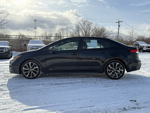 Used 2022 Toyota Corolla SE image 2