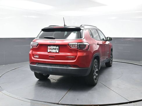 Used 2025 Jeep Compass Limited AWD/4WD image 12
