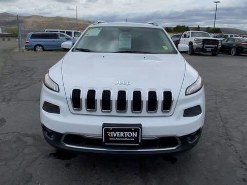 Used 2018 Jeep Cherokee Limited AWD/4WD image 3