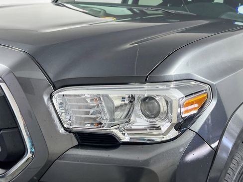 Used 2022 Toyota Tacoma SR5 image 11