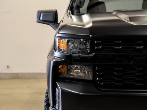 Used 2020 Chevrolet Silverado 1500 Custom w/ Custom Value Package RWD image 3