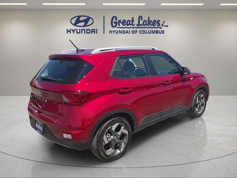Certified 2024 Hyundai Venue SEL FWD image 5